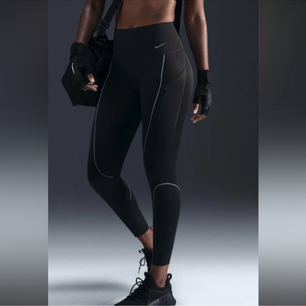Nike Women's Black High-Waisted Leggings